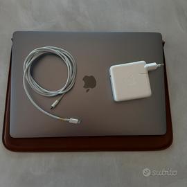 Macbook Pro 15” 16 GB / 256 touchbar