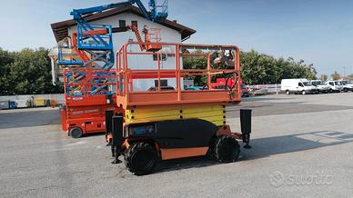 Piattaforma aerea Verticale diesel con stabilizzat