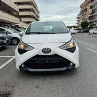 Toyota Aygo Connect 1.0 VVT-i 72 CV 5 porte x-play
