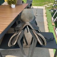 Sella da cavallo e corpetto paraschiena  Daslö