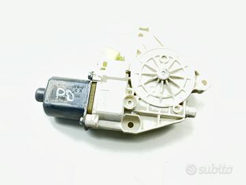 MOTORINO ALZAVETRO POSTERIORE DESTRA MERCEDES Clas