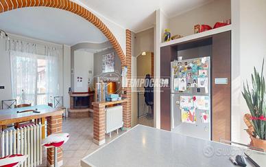 SOLUZIONE INDIPENDENTE CON MAGAZZINO CORTE E TERRE