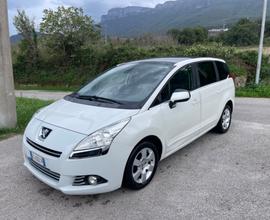 Peugeot 5008 bianco perla tetto panoramico