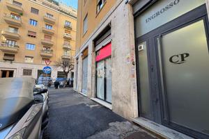 NEGOZIO A ROMA