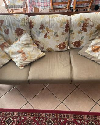 Set divano + poltrona + tavolino
