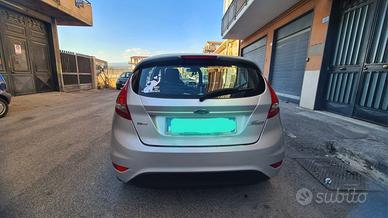 Ford Fiesta Titanium 1.4 diesel 68 cv