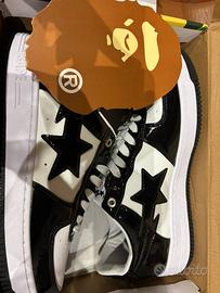 Scarpe bape nere e bianche nuove