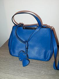 Borsa Guess Blu con manici e tracolla 