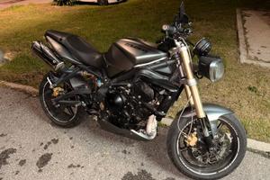 Triumph speed triple