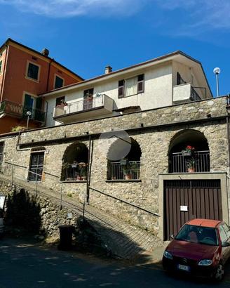 4 LOCALI A VARESE LIGURE