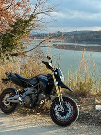 Aprilia dorsoduro 750