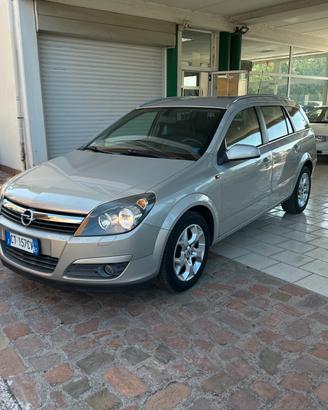 Opel Astra 1.6 16V Twinport Station Wagon Cosmo