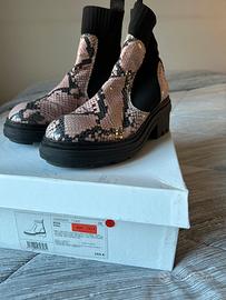 Stivaletti pitone rosa