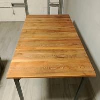 Tavolo in larice antico.