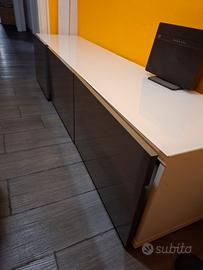 Mobile tv con passacavi 