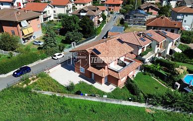 VILLA LIBERA SU 3 LATI DI RECENTE COSTRUZIONE