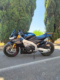 Aprilia tuono v4 1100 factory 2023