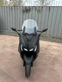 Tmax 2021 versione sx 560