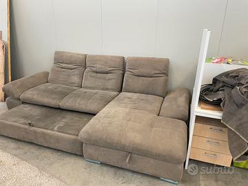 divano in ottime condizoni