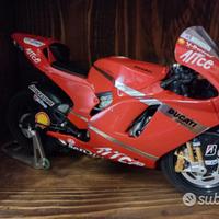 Ducati desmosedici 1/9