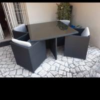 Tavolo da giardino con 4 poltrone 