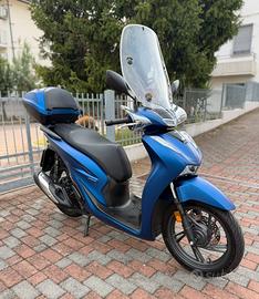 HONDA SH 150 2025 900km UNICOPROPRIETARIO