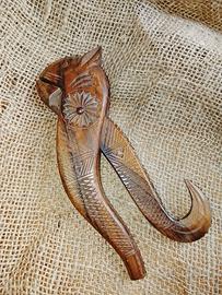 Schiaccianoci artigianale in legno