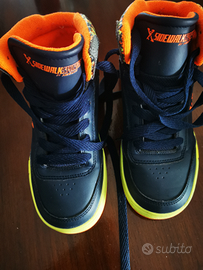 Sidewalk. scarpe pattini