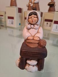 Presepe classico Thun donna che impasta fp