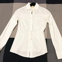 Camicia bianca elasticizzata,sfiancata con pence