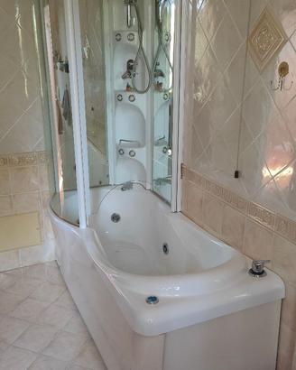 Vasca da Bagno Idromassaggio pronta alla consegna