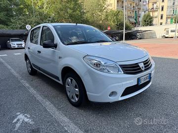 Dacia Sandero 1.2 16v Laureate c/airb.lat.,clima E