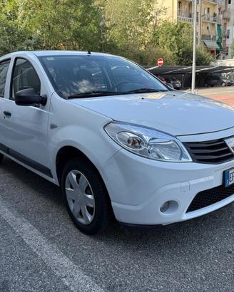 Dacia Sandero 1.2 16v Laureate c/airb.lat.,clima E