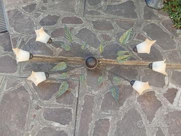 Lampadario vetro e ferro battuto