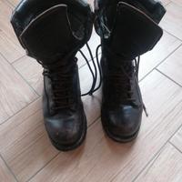 Anfibi marroni taglia 39