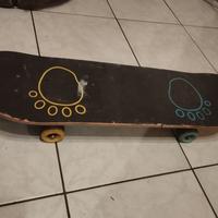 Skateboard per bambini con impronte