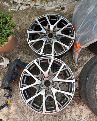 N° 2 Cerchi in lega originali Fiat 500X da 18”