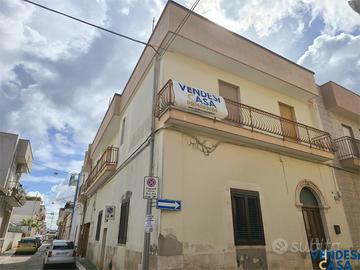 INDIPENDENTE 4 VANI CON TERRAZZO E BOX ZONA