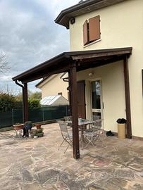 PERGOLA  TETTOIA ADOSSATA