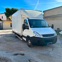 Trasporto merci di qualunque cosa