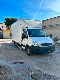 Trasporto merci di qualunque cosa