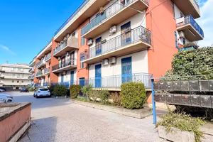 RAPISARDI-4 Vani, balcone terrazzato e posto auto