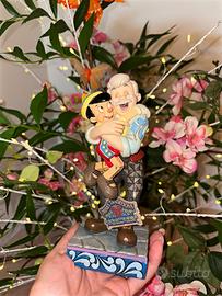 Statua pinocchio e geppetto