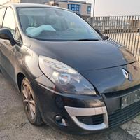 Renault Senic anno 2010 ricambi usati