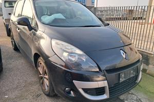 Renault Senic anno 2010 ricambi usati