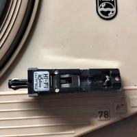 giradischi vecchio in valigetta 