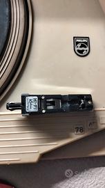 giradischi vecchio in valigetta 