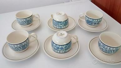 Tazzine, bicchieri, posate, piatti ecc