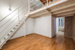 Loft, piano terra, Bocconi, Milano