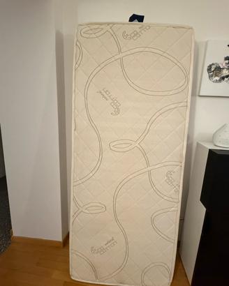 Materasso in Memory Foam + un materasso omaggio